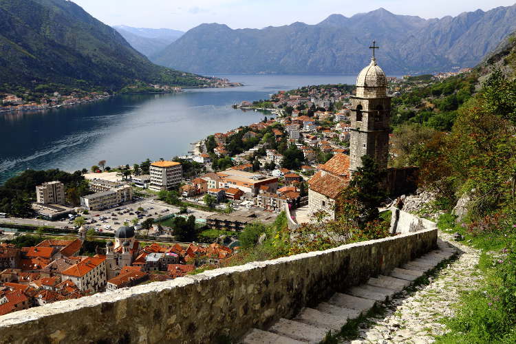 źródło:https://www.lonelyplanet.com/montenegro/coastal-montenegro/kotor/travel-tips-and-articles/beauty-of-the-balkans-a-perfect-weekend-in-kotor